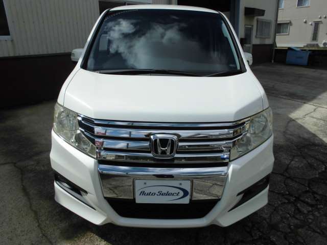 2010 Honda Stepwgn – thumbnail 3