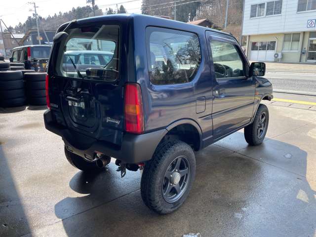 2010 Suzuki Jimny – thumbnail 3