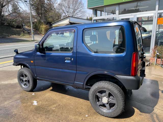 2010 Suzuki Jimny – thumbnail 4