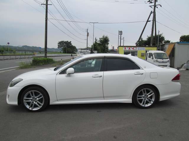 2010 Toyota Crown Athlete – thumbnail 4