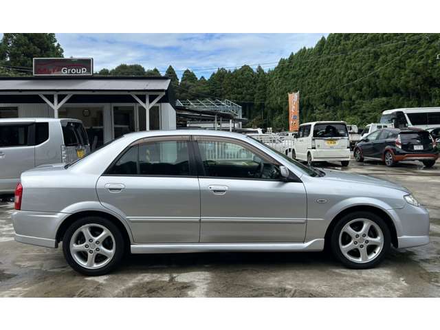 2003 Mazda Familia Sedan – thumbnail 4