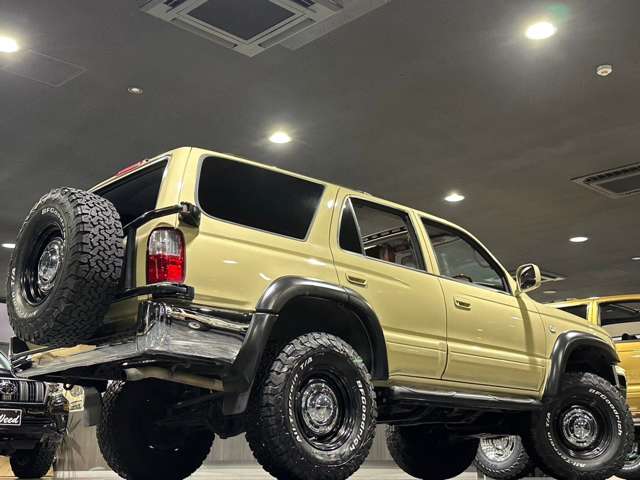 1999 Toyota Hilux Surf – thumbnail 2