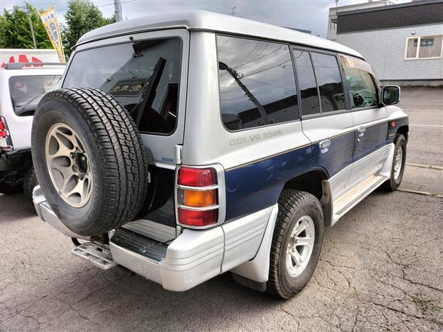 1998 Mitsubishi Pajero – thumbnail 4