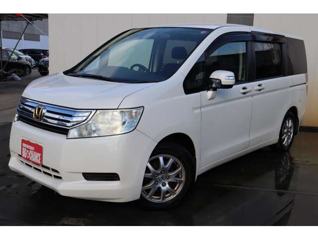 2010 Honda Stepwgn – thumbnail 4