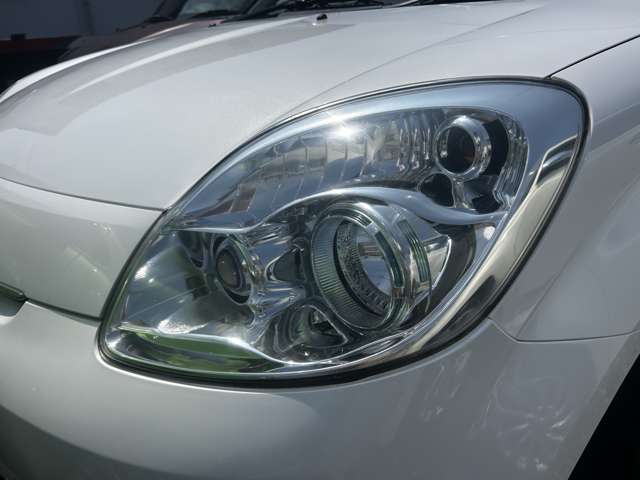 2010 Mazda Verisa – thumbnail 3