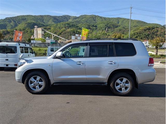 2011 Toyota Land Cruiser 200 – thumbnail 2