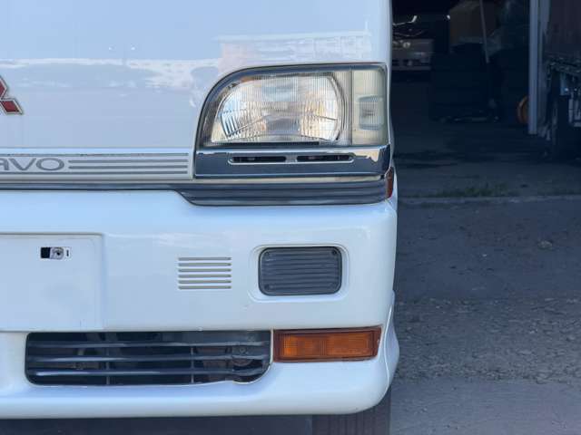 1998 Mitsubishi Bravo – thumbnail 3