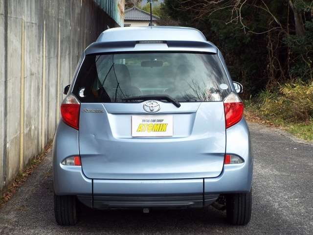 2011 Toyota Ractis – thumbnail 3