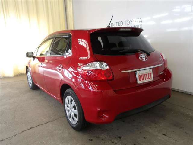 2010 Toyota Auris – thumbnail 3