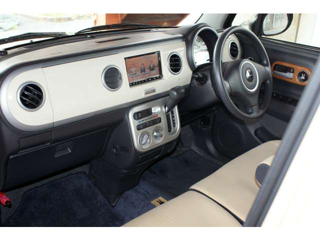 2010 Suzuki Alto Lapin – thumbnail 3