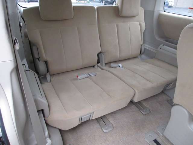 2008 Mitsubishi Delica D:5 – thumbnail 2