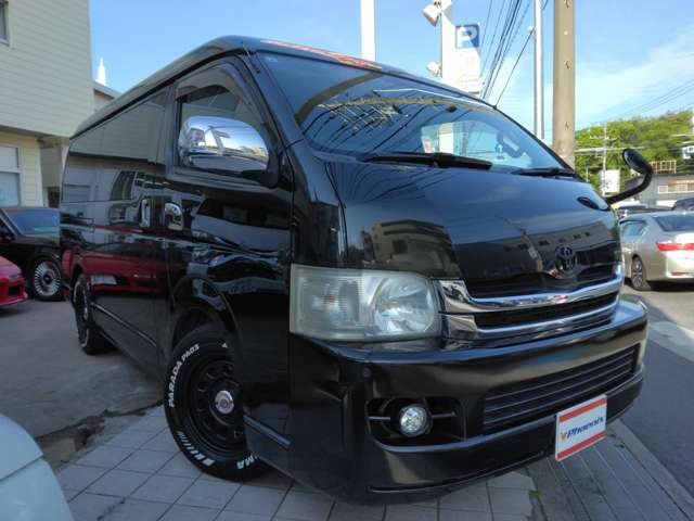 2009 Toyota Hiace – thumbnail 4