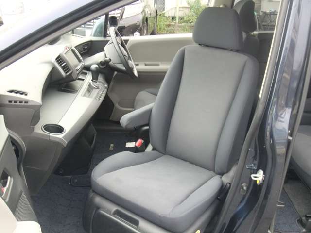 2010 Honda Freed – thumbnail 2