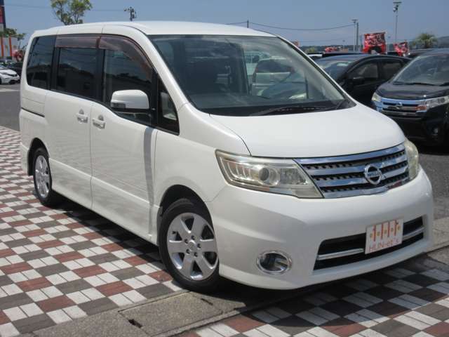 2010 Nissan Serena – thumbnail 3