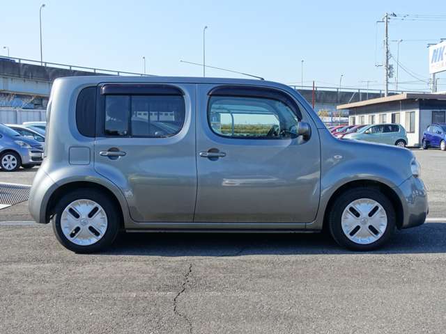 2010 Nissan Cube – thumbnail 4