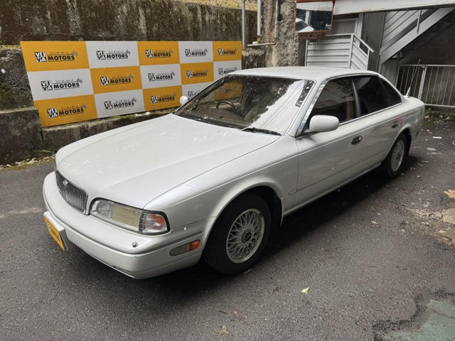 1995 Nissan Infiniti Q45 – thumbnail 2
