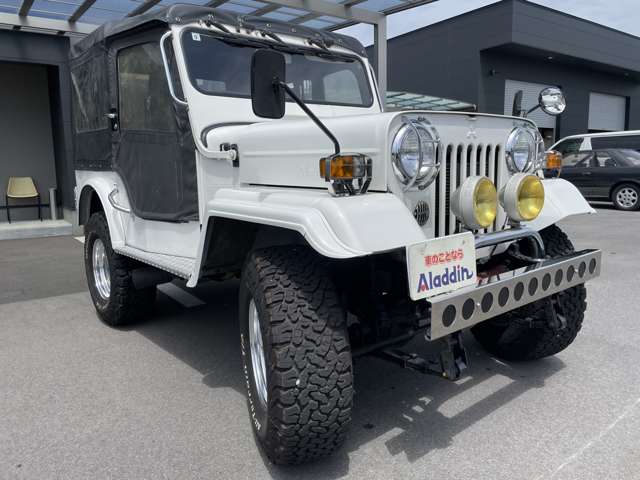 1996 Mitsubishi Jeep – thumbnail 2