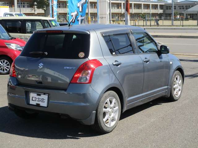 2009 Suzuki Swift – thumbnail 3