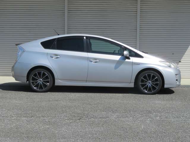 2010 Toyota Prius – thumbnail 4