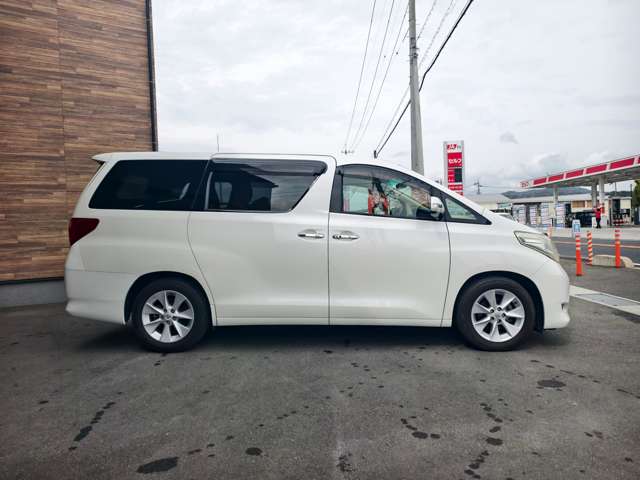 2011 Toyota Alphard – thumbnail 4