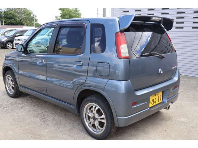 2005 Mazda Laputa – thumbnail 4