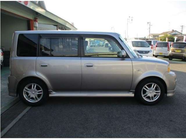 2005 Toyota bB – thumbnail 3