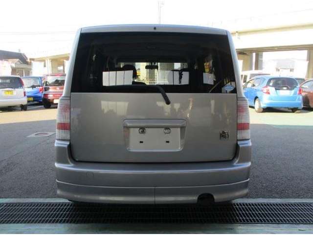 2005 Toyota bB – thumbnail 4