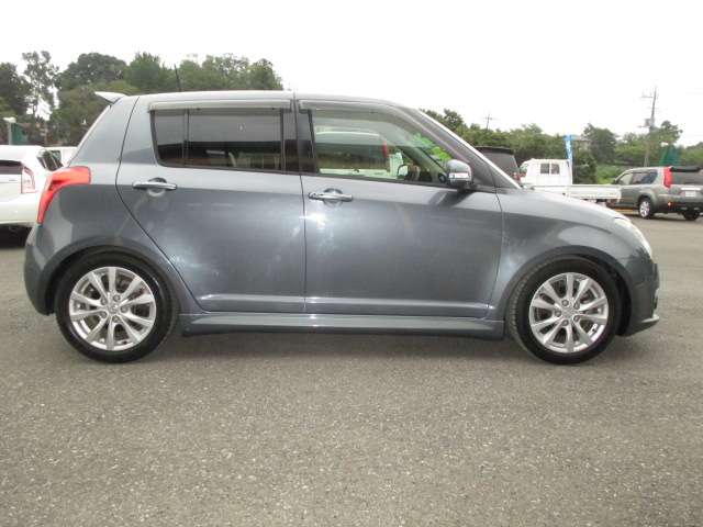 2009 Suzuki Swift – thumbnail 4