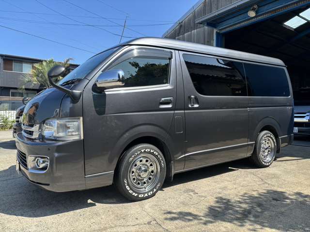 2008 Toyota Hiace – thumbnail 4