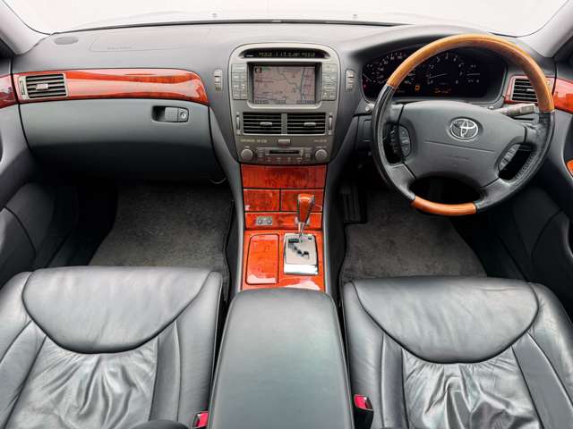 2004 Toyota Celsior – thumbnail 3