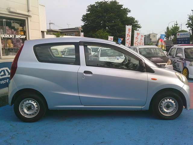 2010 Daihatsu Mira – thumbnail 4