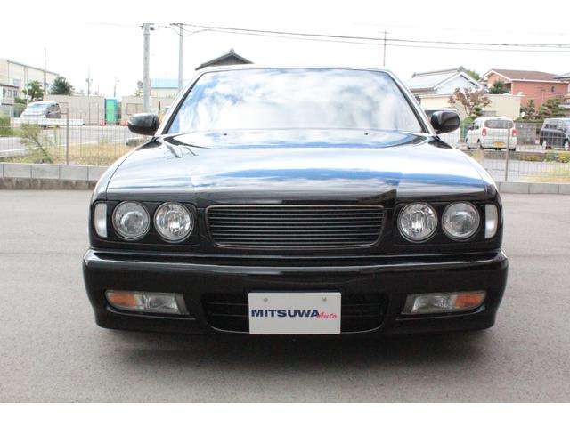 1993 Nissan Gloria – thumbnail 4