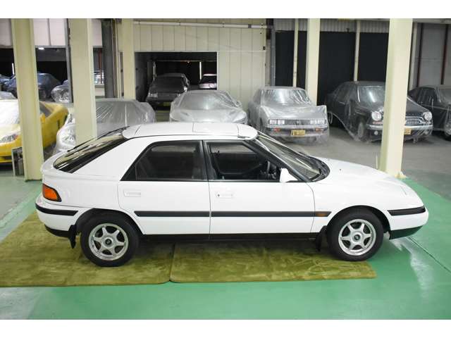 1991 Mazda Familia Astina – thumbnail 3