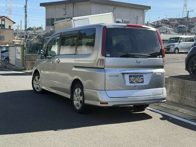 2009 Nissan Serena – thumbnail 4