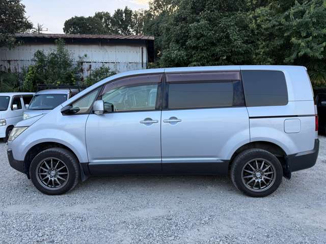 2007 Mitsubishi Delica D:5 – thumbnail 4