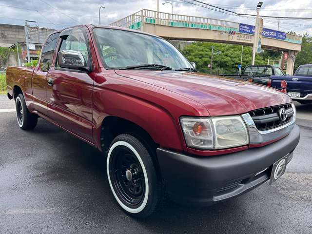 2002 Toyota Hilux – thumbnail 3