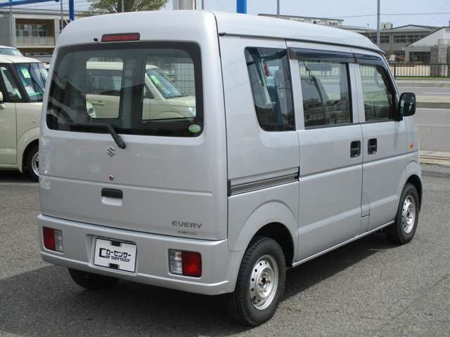 2010 Suzuki Every – thumbnail 3