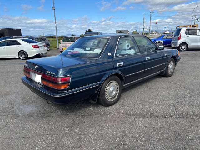 1988 Toyota Crown – thumbnail 4