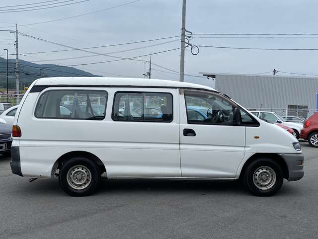 2001 Mitsubishi Delica Space Gear – thumbnail 3