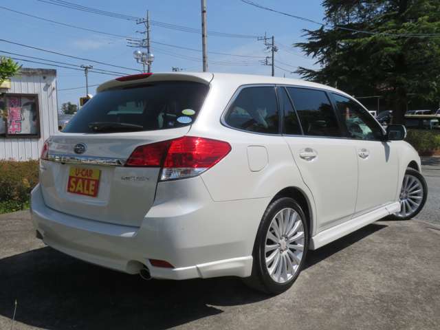 2009 Subaru Legacy Touring Wagon – thumbnail 2