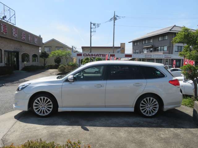 2009 Subaru Legacy Touring Wagon – thumbnail 4
