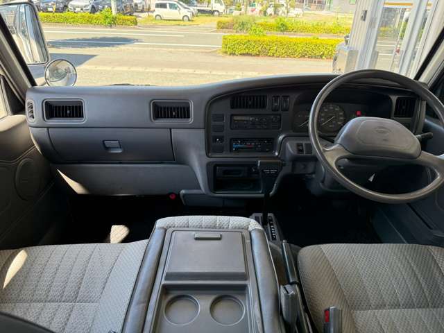 1997 Nissan Homy – thumbnail 2