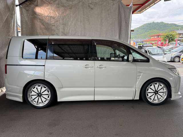 2007 Mitsubishi Delica D:5 – thumbnail 3