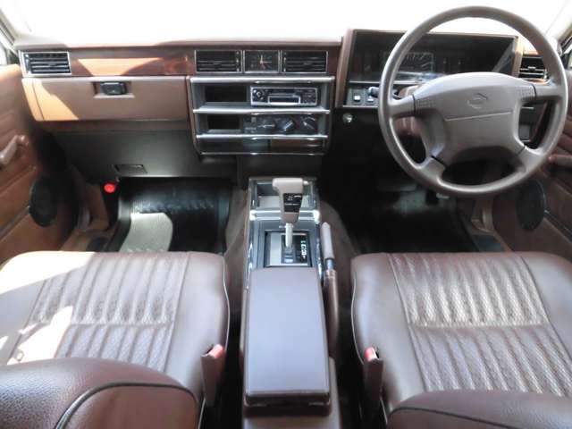 1998 Nissan Cedric Van – thumbnail 4