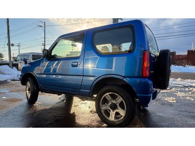 2010 Suzuki Jimny – thumbnail 4