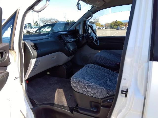 2004 Mitsubishi Delica Space Gear – thumbnail 3