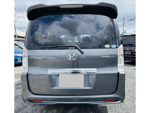 2010 Honda Stepwgn – thumbnail 4