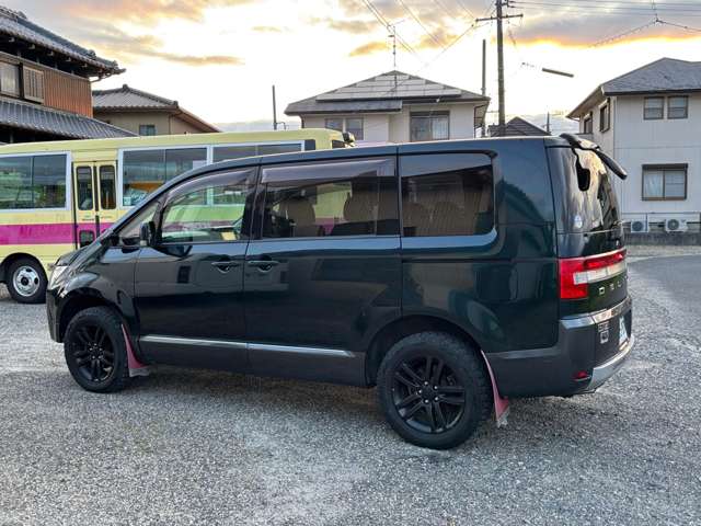 2007 Mitsubishi Delica D:5 – thumbnail 2