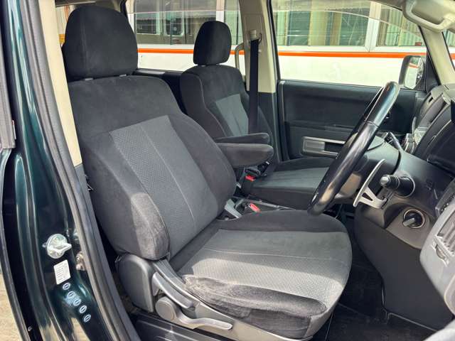 2007 Mitsubishi Delica D:5 – thumbnail 3
