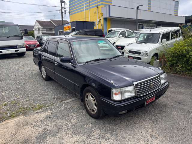 2004 Toyota Crown Sedan – thumbnail 3